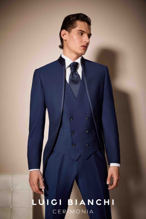 Completo elegante da uomo blu per cerimonia, moda maschile a Viterbo